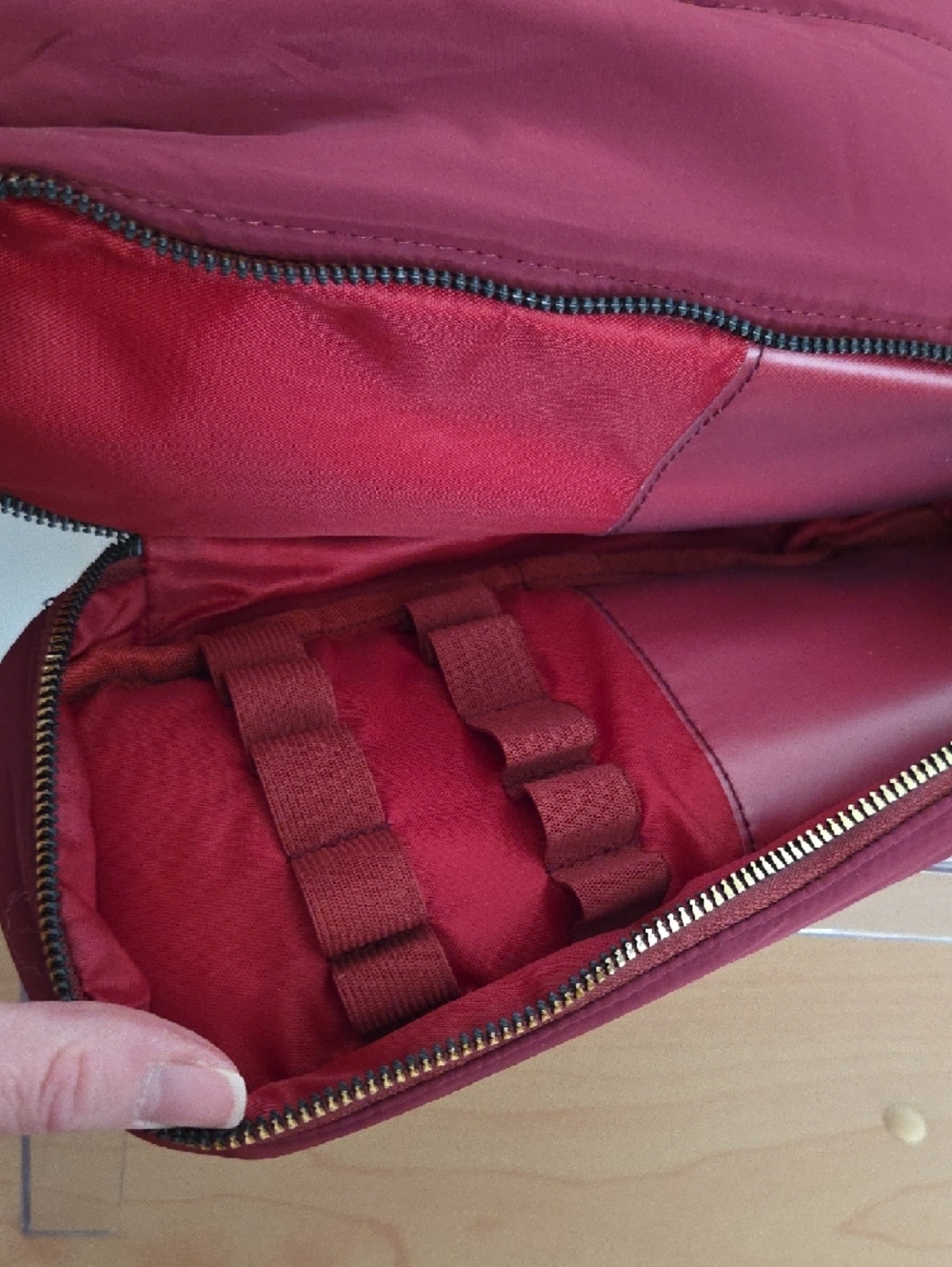 Laura Geller Burgundy Nylon Cosmetic Pouch & Laura Geller Baked Foundation - Picture 6 of 8